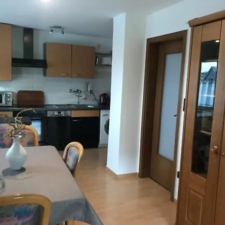 Paeusken Mit Rosengarten Im Hochsauerland