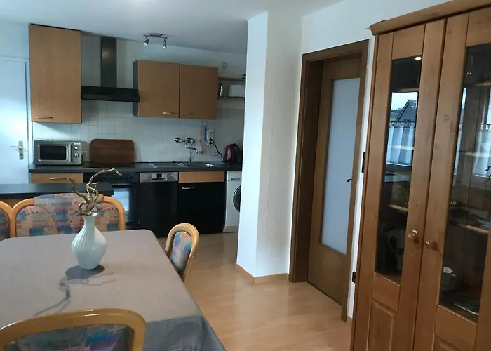 Paeusken Mit Rosengarten Im Hochsauerland